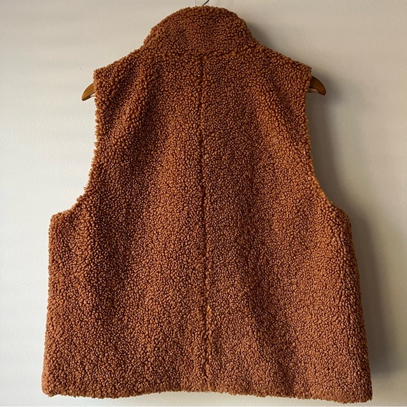NWT J. Crew Teddy Sherpa Vest - Picture 2 of 10